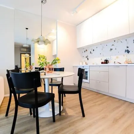 Komfortowy Blisko Metra Apartmán Varšava